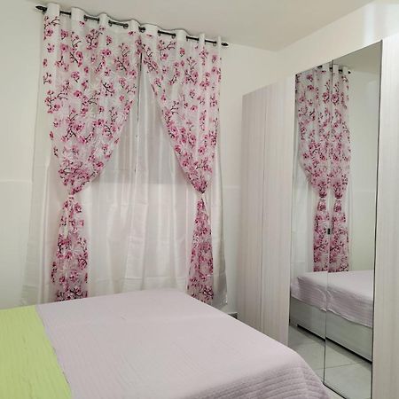 Lovely Appartment Near Como Casnate Con Bernate Eksteriør bilde